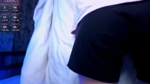 Ester online show from 10-30-25, 12:17