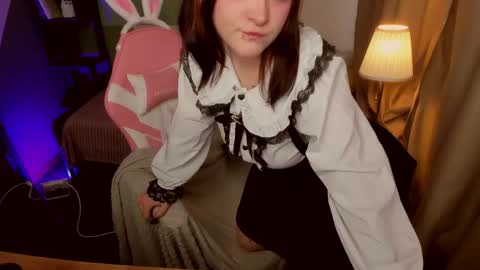 Snapshot of estertwilight chatting on 05-06-26, 04:12 Ester online show from 05-06-26, 04:12