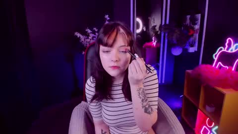 Snapshot of estertwilight chatting on 05-22-26, 09:09 Ester online show from 05-22-26, 09:09