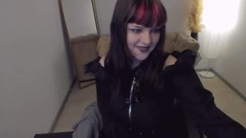 Snapshot of estertwilight chatting on 06-18-26, 04:11 Ester online show from 06-18-26, 04:11