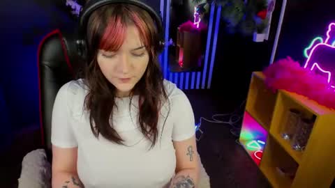 Snapshot of estertwilight chatting on 07-17-26, 11:06 Ester online show from 07-17-26, 11:06