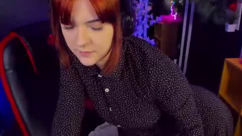 Snapshot of estertwilight chatting on 07-30-26, 04:17 Ester online show from 07-30-26, 04:17