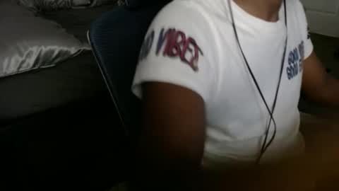 Snapshot of estessaid chatting on 10-02-25, 05:03 94Bottles online show from 10-02-25, 05:03