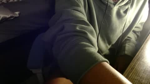 Snapshot of estessaid chatting on 10-03-25, 05:48 94Bottles online show from 10-03-25, 05:48