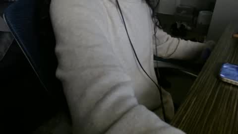 Snapshot of estessaid chatting on 10-14-25, 04:24 94Bottles online show from 10-14-25, 04:24