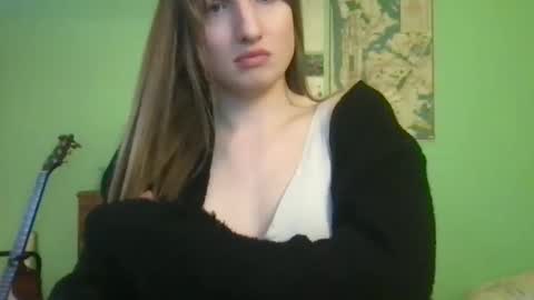 Snapshot of esthergreyplus chatting on 02-06-25, 10:43 Esther Grey online show from 02-06-25, 10:43