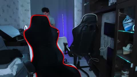 LOUIS online show from 02-25-25, 09:09