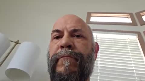 Snapshot of estova2002 chatting on 03-31-26, 10:10 estova2002 online show from 03-31-26, 10:10