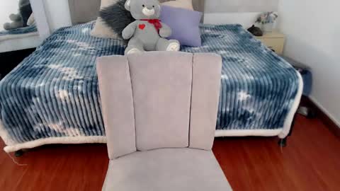 estrella_hank online show from 04-22-26, 07:48