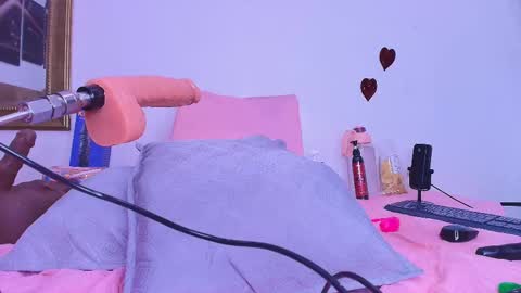 Estrella online show from 02-20-25, 02:57