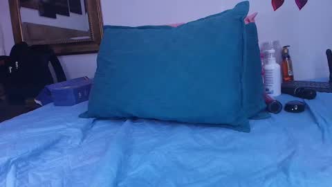 Estrella online show from 03-11-25, 06:08