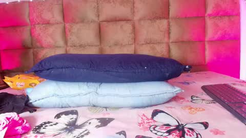 Estrella online show from 09-26-25, 12:09