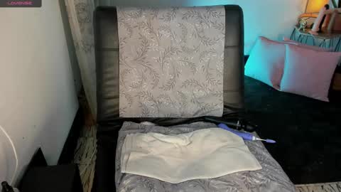 Snapshot of estrellah__ chatting on 03-12-25, 04:30 - E S T R E L L A M I L F - online show from 03-12-25, 04:30