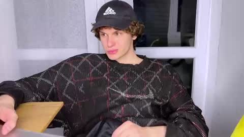 Alex online show from 04-21-26, 06:34