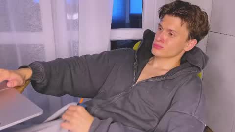 Alex online show from 07-02-26, 06:25