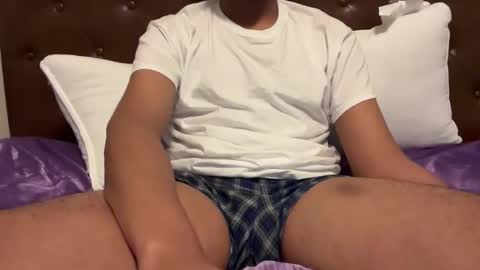 Snapshot of eternalloverboy chatting on 10-24-25, 08:16 Angel online show from 10-24-25, 08:16
