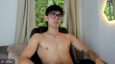 etham_wolf1 online show from 05-08-26, 06:13