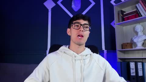 Etham online show from 09-19-25, 01:01