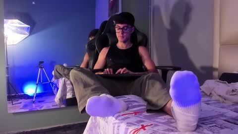 Etham online show from 09-20-25, 05:03