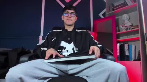 Etham online show from 11-24-25, 02:28