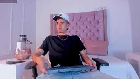 Ethan online show from 11-22-25, 08:52