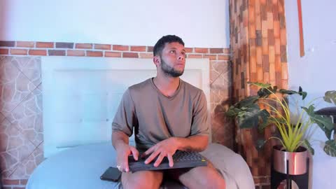 ethan helmut online show from 01-07-25, 03:14