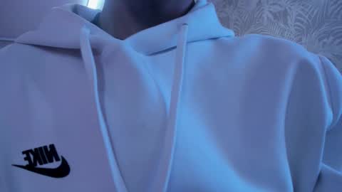 E T H A N  online show from 02-11-26, 02:00