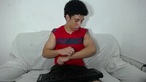 Snapshot of ethan_noir chatting on 02-20-25, 08:14 Ethan Noir online show from 02-20-25, 08:14
