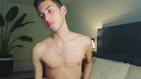 Snapshot of ethan_skiny_ chatting on 12-30-24, 06:20 Joan online show from 12-30-24, 06:20