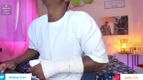 Snapshot of ethan_travis0 chatting on 06-11-26, 07:45 ethan travis online show from 06-11-26, 07:45