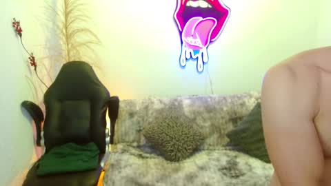 ethanblaze_ online show from 11-08-25, 11:43