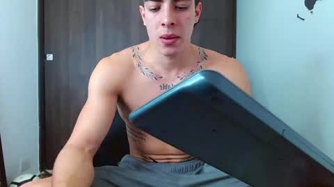 ethangreey1 online show from 12-31-24, 03:53