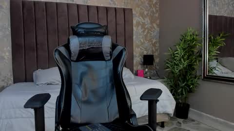 ethanlowell online show from 11-09-25, 04:55