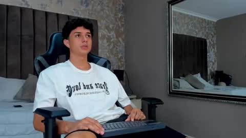 ethanlowell online show from 11-20-25, 03:50