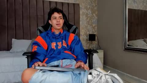 ethanlowell online show from 11-22-25, 05:17