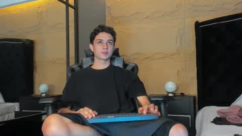 ethanlowell online show from 12-04-25, 05:28