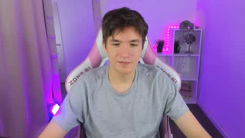 Snapshot of ethansinful chatting on 09-17-25, 05:53 Ethan online show from 09-17-25, 05:53