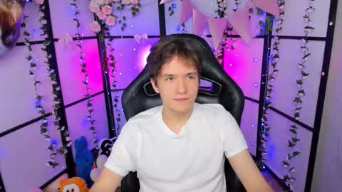 Snapshot of ethansinful chatting on 10-11-25, 08:51 Ethan online show from 10-11-25, 08:51