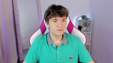 Snapshot of ethansinful chatting on 10-12-25, 08:41 Ethan online show from 10-12-25, 08:41