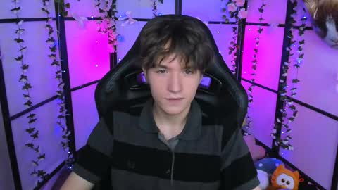 Snapshot of ethansinful chatting on 11-08-25, 11:43 Ethan online show from 11-08-25, 11:43