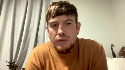 Snapshot of etphonehome369 chatting on 10-08-25, 06:38 etphonehome369 online show from 10-08-25, 06:38