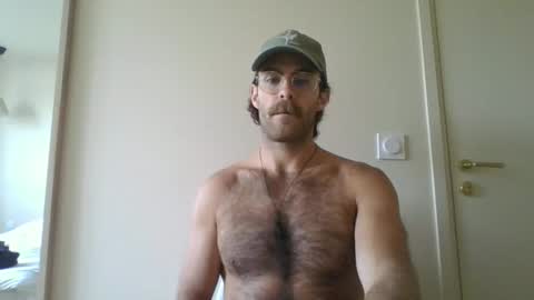 Snapshot of eufrane chatting on 10-18-25, 02:29 eufrane online show from 10-18-25, 02:29