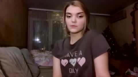 Snapshot of eulamcglamery chatting on 12-22-25, 07:33 Viola online show from 12-22-25, 07:33