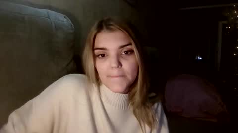 Snapshot of eulamcglamery chatting on 01-08-26, 06:43 Viola online show from 01-08-26, 06:43