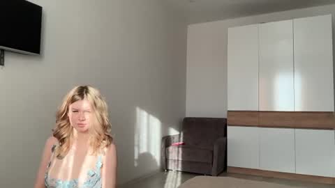 Snapshot of eumomino chatting on 07-22-26, 01:25 Veronica Tiia Lilith left to right online show from 07-22-26, 01:25