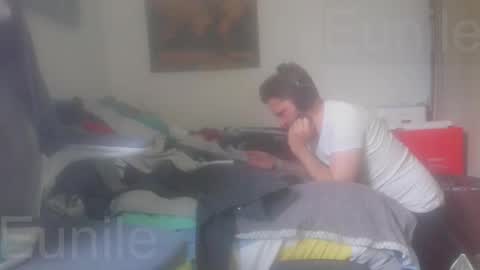 Snapshot of eunile chatting on 05-14-26, 01:07 eunile online show from 05-14-26, 01:07