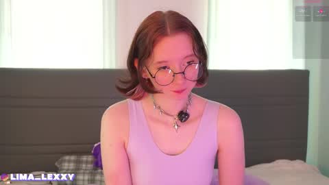 Snapshot of euphoria_girls chatting on 06-04-26, 01:00 check about me online show from 06-04-26, 01:00