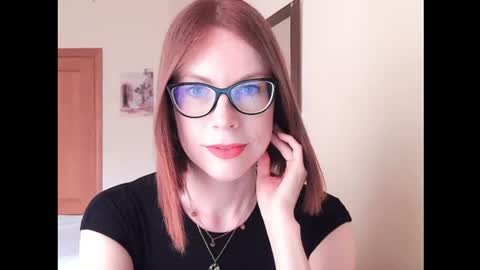 Snapshot of eva_cutesmile chatting on 06-09-26, 04:40 Eva online show from 06-09-26, 04:40