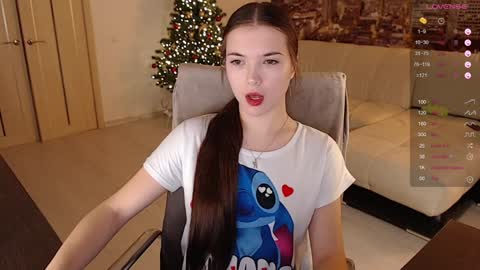 Snapshot of eva_davie chatting on 12-15-24, 04:37 Eva online show from 12-15-24, 04:37