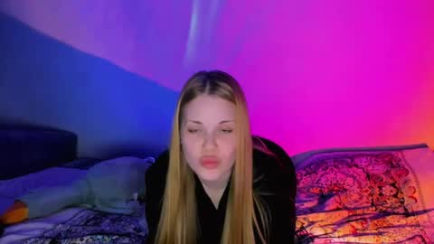 Snapshot of eva_ellis chatting on 04-21-26, 02:51 Eva online show from 04-21-26, 02:51